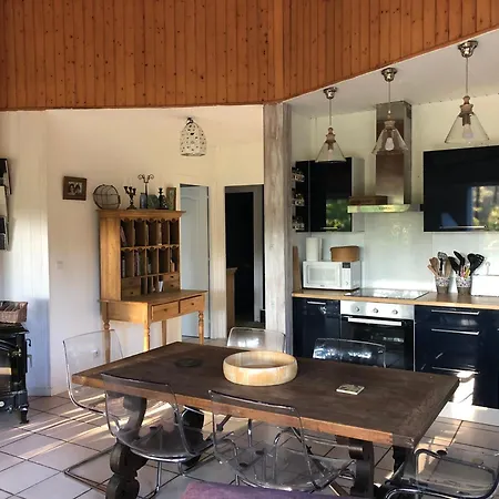 Charmante En Bois Sur Pilotis *